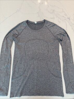 lululemon athletica Gray Heather Long Sleeve Swiftly Tech Top